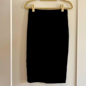 Perfect black midi pencil skirt